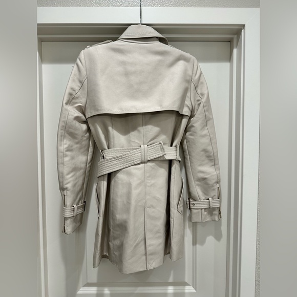 Zara double breasted trench coat. Size XS. Beige and gold hardware detailing. - Picture 2 of 15